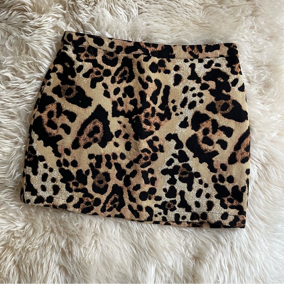 Topshop Dresses & Skirts - Topshop Tapestry Leopard Print Mini Skirt